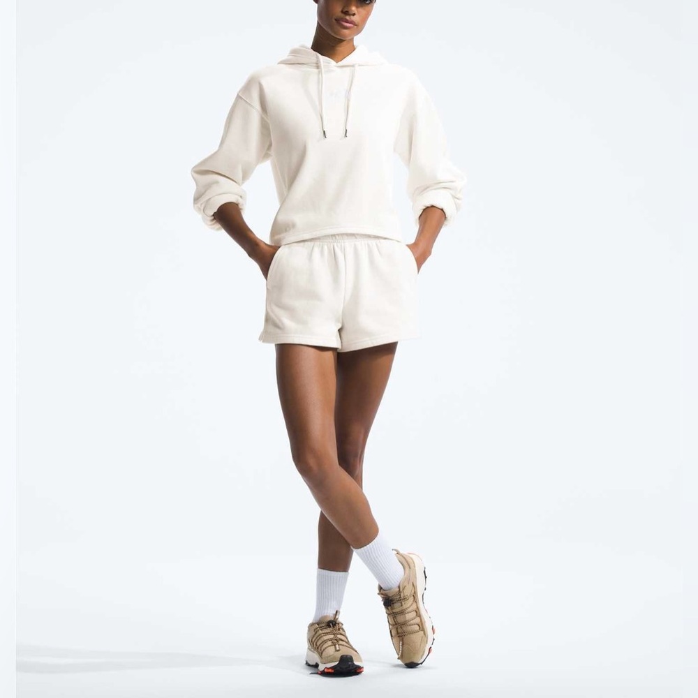 The North Face Women’s White Half Dome Fleece Shorts Sz Large NWT
